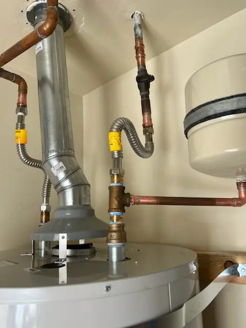 Water heater installation and plumbing repair in Le Center